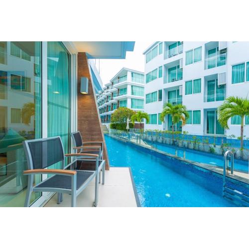 C109 Beach Front Resort Rawai Seaside Pool Access
