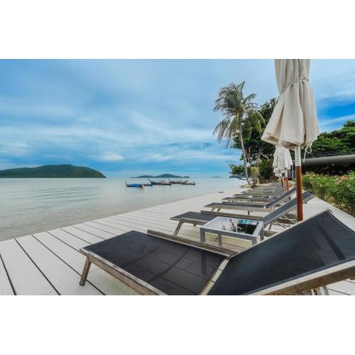 C114 Romantic Getaway Seaview, Pool, Gym Access