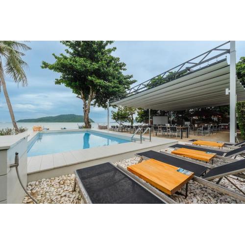 C115 Sea View Beach Bar 5 Dinning Beach Front F3