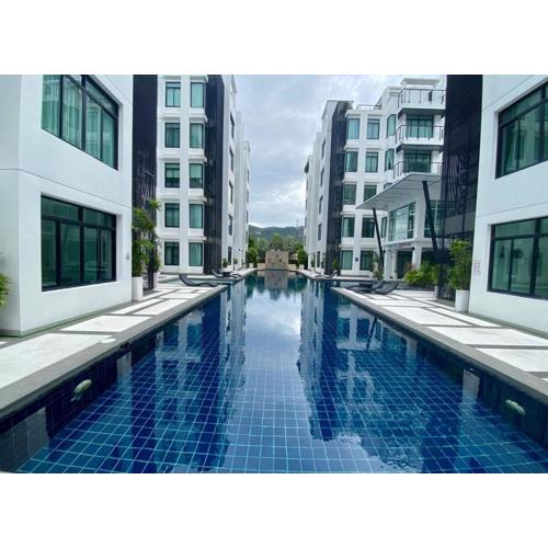 C205 4BR Pool, Mountain Views & Prime Location