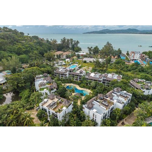 C215 Pool View 2BR and 200m to Beach Prime Location