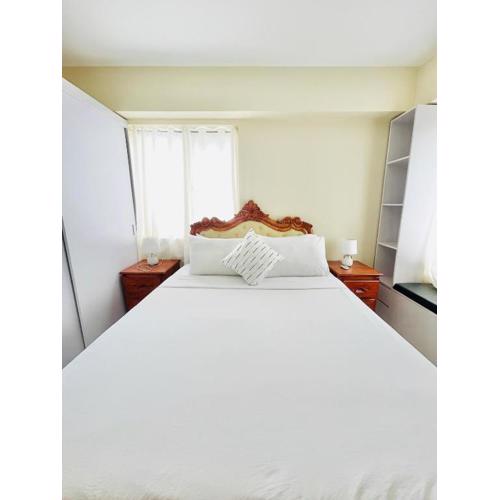 C3 Elegant 2BR Condo with Pool View