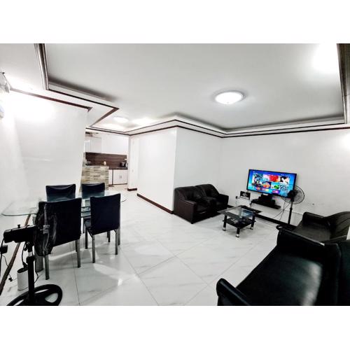 Calapan Transient House 3-BedRoom near MALLS L26