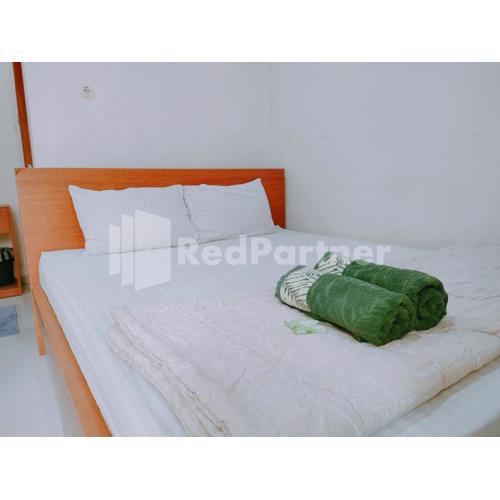 Calida Hotel Mitra RedDoorz near Alun Alun Wonosari