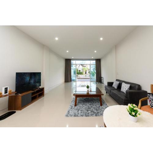 Calla House Hatyai for 18pax in Prime location 6 mins drive to Lee Grd