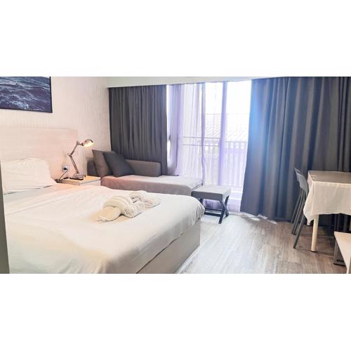 Calm & Cozy Condo Close to Beach and Mall With Washing Machine & Smart TV B20