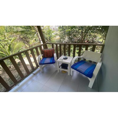 Canal hut 2 - Chaloklum