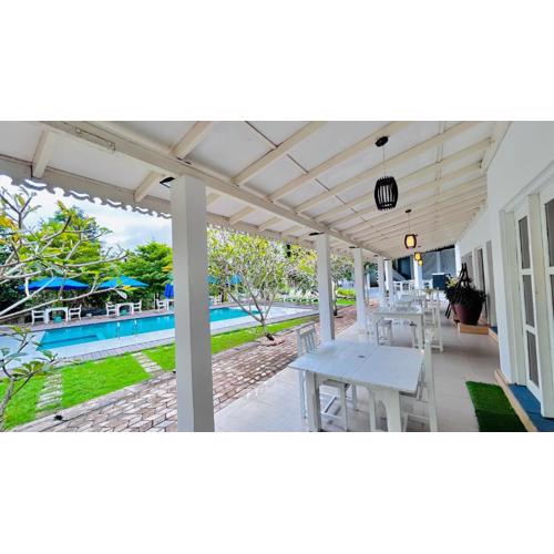 Canberra Holidays - Mirissa