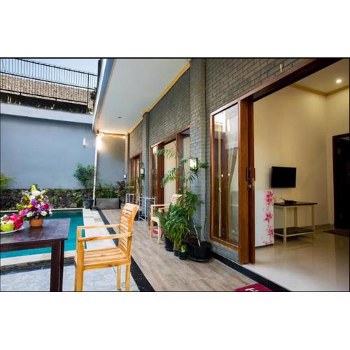 Canggu Ocean House/Red. By walk to the beach!