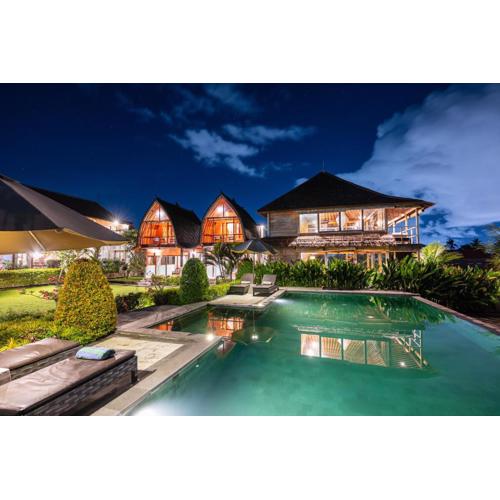 Canggu Wooden Green Paradise