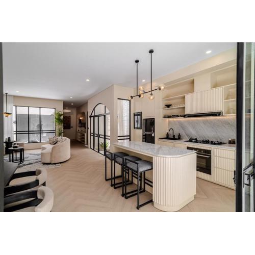 Canvas Townhouse - Brand New 2BR in Central Canggu