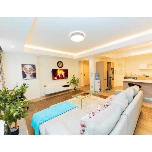 Capital M by BednBeyond Executive Serviced Apartment with Pool