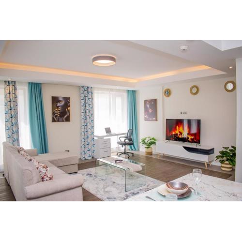 Capital M Luxury 1br by BednBeyond Eagle Westlands Nairobi with a Pool and City View
