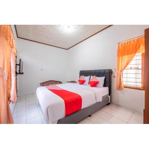 Capital O 1541 Puri Cikole Asri