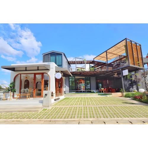 Capital O 75422 Million Pillows