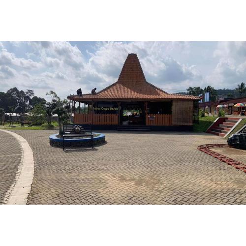 Capital O 93437 Embung Banteran CottageNearLapangan Banteran