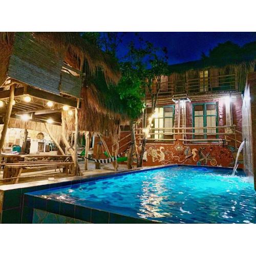 Capiz Beach Villa w/ pool (entire cottage for 12)