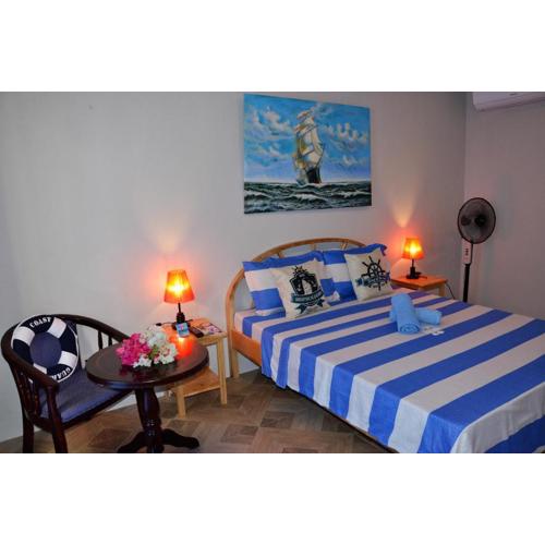 Captain's Lodge and Bar