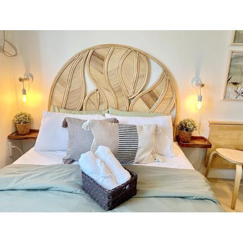 Captivating Crib in the Metro