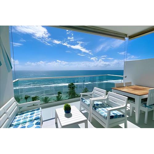 Caribbean Ocean View, 2BDRM Beachfront Apartment