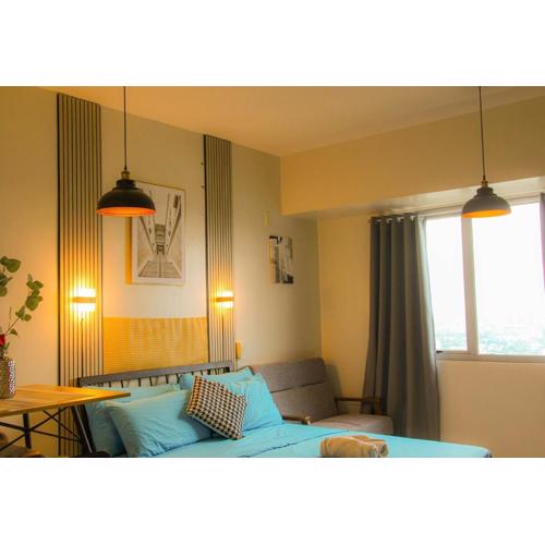 Casa - Central Charm Studio with Skyline Views Near Ayala Mall