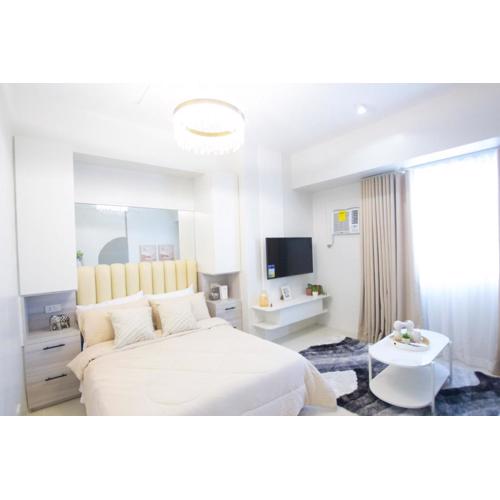 Casa - Vibrant City Center Studio Near Ayala Mall