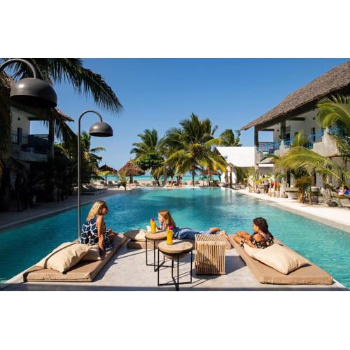 Casa Beach Hotel "Casa Del Mar"