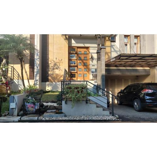 Casa Como Ciumbuleuit - spacious 3 Beds Townhouse