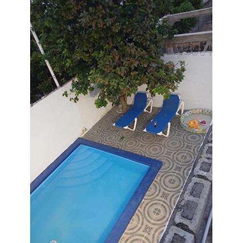 Casa con piscina EN BOCA CHICA