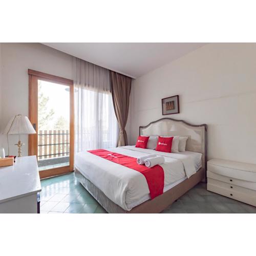 Casa de Apple Dago Bandung by RedDoorz