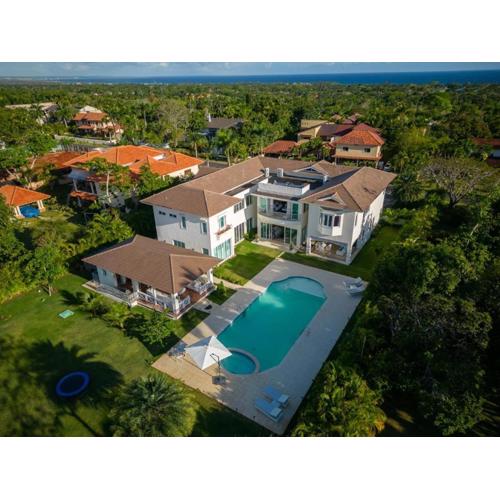 Casa de Campo Luxury Villa with private Pool & Jacuzzi, Near Beach, Marina, Golf, Restaurants & Altos de Chavon