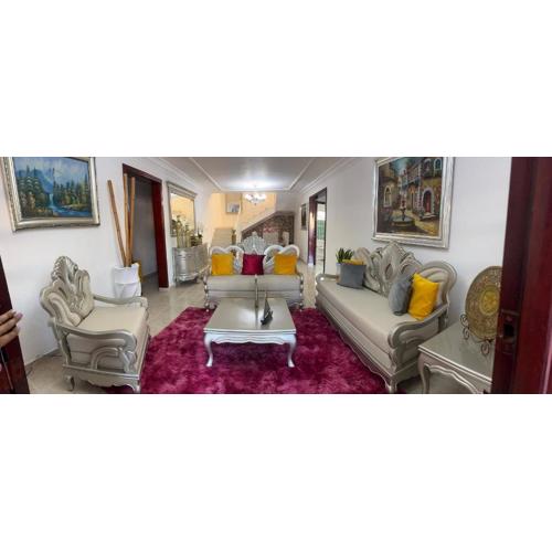 Casa de tres habitaciones con piscina