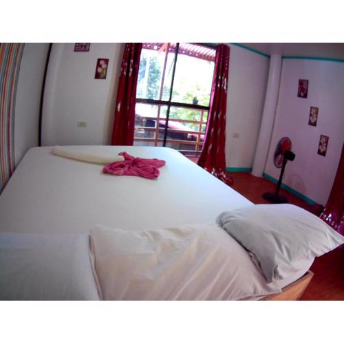 Casa de Viajeros AC room 2nd flr 600mbps spacious 5 minutes to the beach