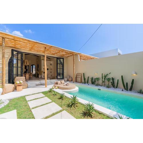 Casa Mimosa - 2BR Mediterranean Villa-Getaway Near Beach&Cafés