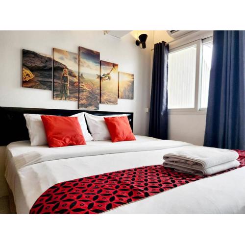 Casa Picasso Near Chabad House