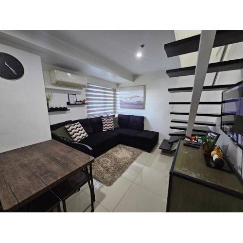 Casa Rosa3 2BR loft in BGC 5 people