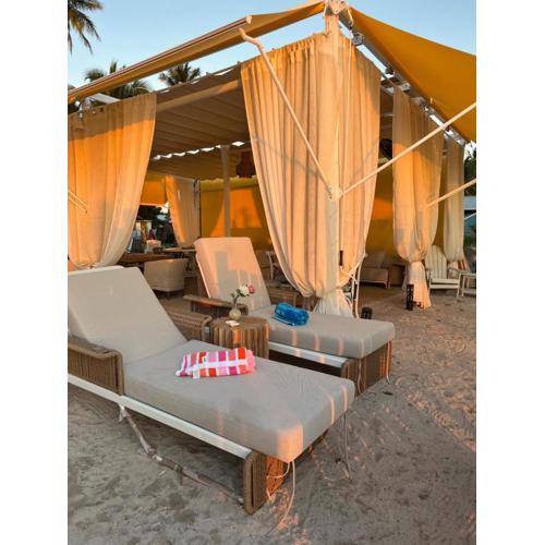 Casa rosada beach front