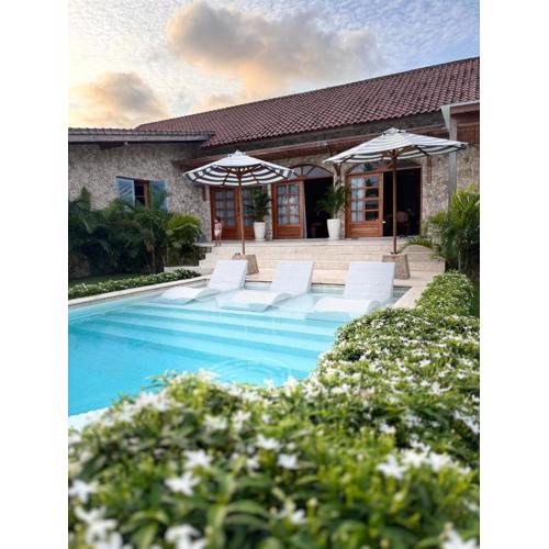 Casa Samudra - charming & spacious villa by the sea surrounded by nature