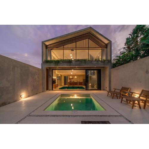 Casa Solo - Chic Industrial 1BR Villa Close to Pererenan Beach