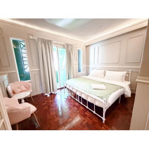 CASA Sukhumvit 11 - คาซ่า สุขุมวิท 11