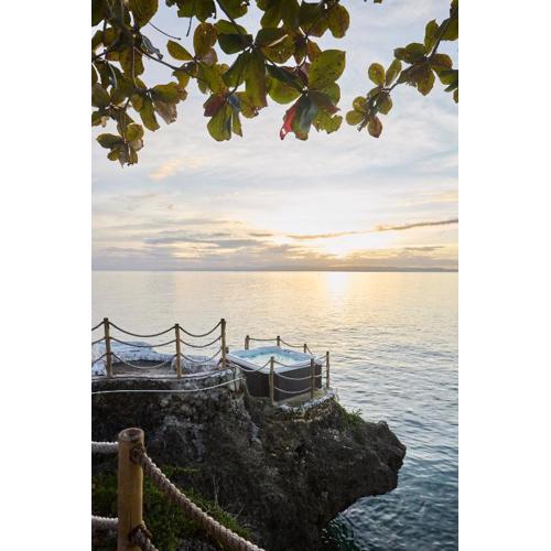 Casa Verde Cliff Resort & Spa