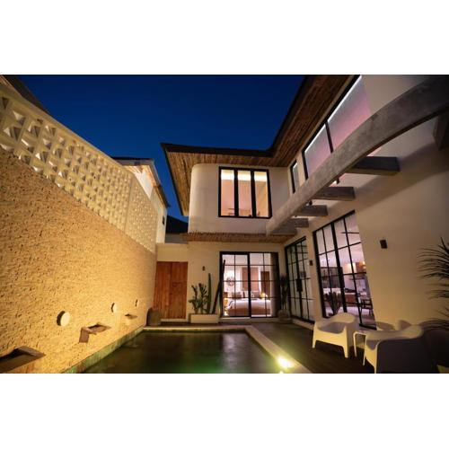 Casa Yellowstone 4BR - Seminyak
