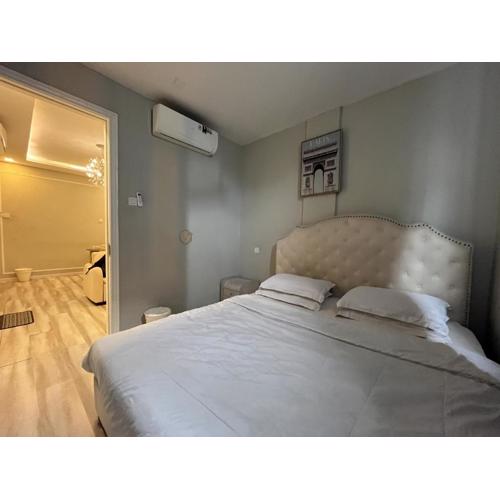 Casanova Penuin Batam