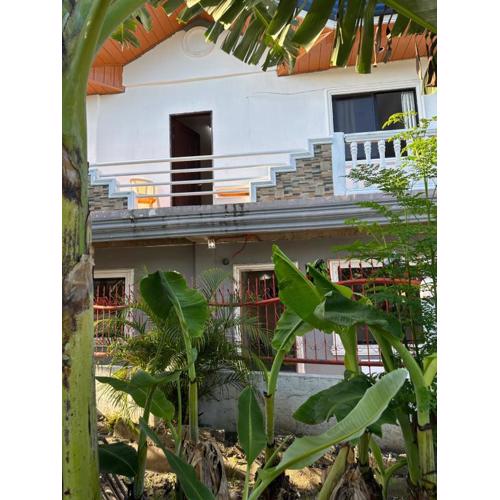 Cebu City 3 bedrooms split house 2nd floor-WIFI