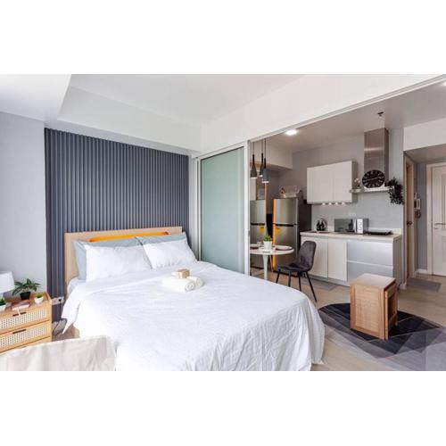 Cee Staycation in the City - Azure Maui Penthouse