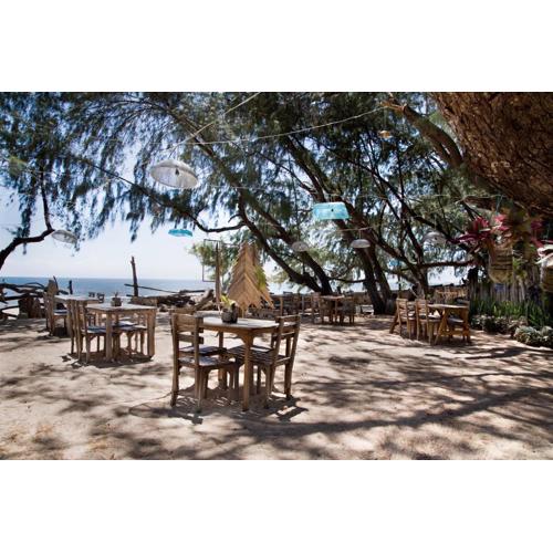 Cemara Beachfront Suite