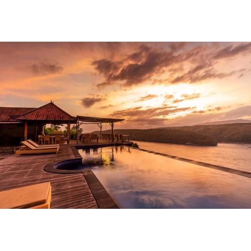 Ceningan Cliff Cottages