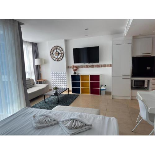 芭提雅中心地带 Centara Avenue 一房公寓5楼紧邻海滩酒吧街智能电视