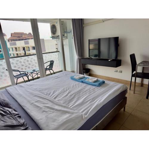 芭提雅中心地带 Centara Avenue 一房公寓5楼 紧邻海滩, 酒吧街, 智能电视