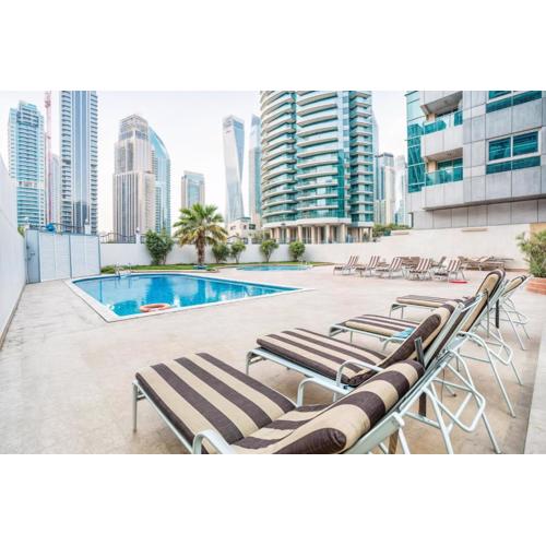 Central 1BR in Marina with Private Terrace & Pool